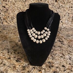 Pearl (faux) and ribbon collar necklace
